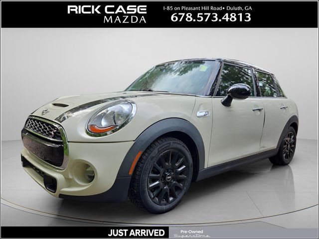 Pepper White 2018 MINI Cooper Hatchback Front-Wheel Drive 6-Speed Automatic