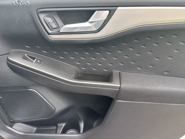 2020 Ford Escape SE photo