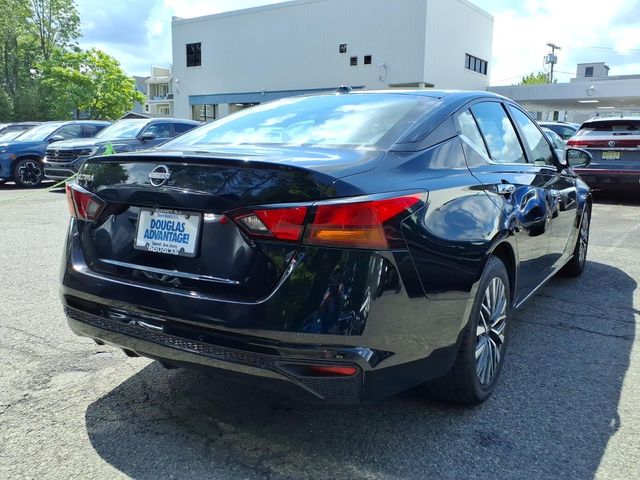 2025 Nissan Altima - Image 8