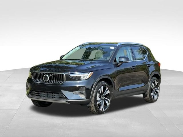 2024 Volvo XC40 B5 Plus Bright Theme 36