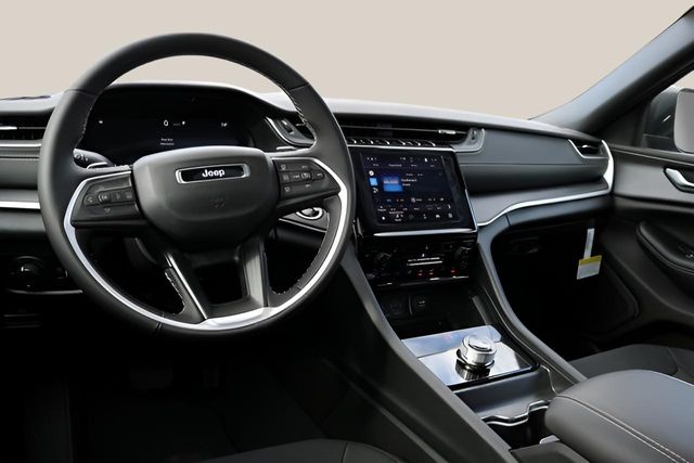 New Car 2025 Jeep Grand Cherokee L  Laredo For Sale Under $35,000 In Austin, Texas