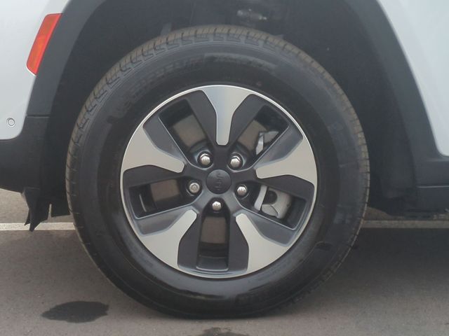 Used 2022 White Jeep 4xe image 19