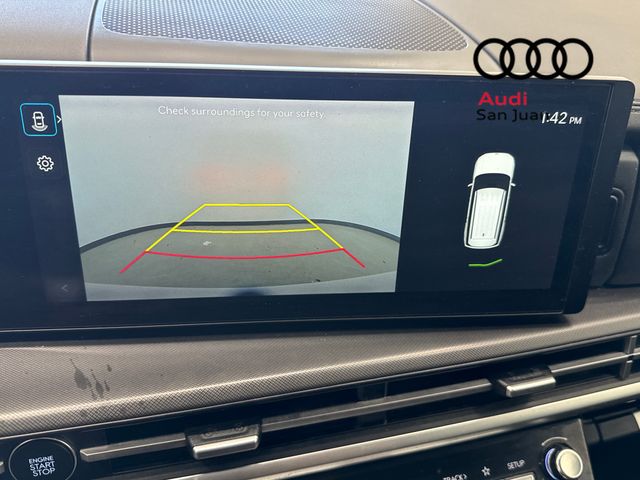 Used 2025 White Hyundai SE image 16