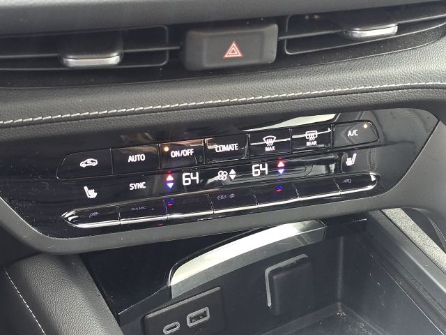 2023 Buick Envision Essence:C02550