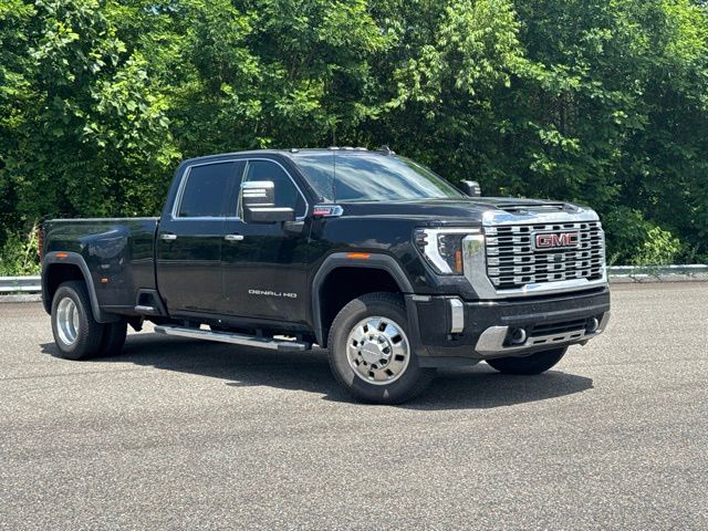 Onyx Black 2025 GMC Sierra 3500HD Denali Crew Cab 4WD Pickup Truck Four-Wheel Drive Automatic