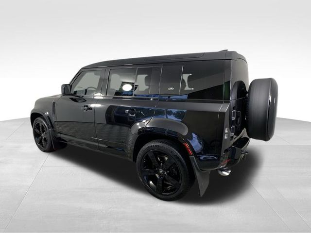 2024 Land Rover Defender 110 V8 3