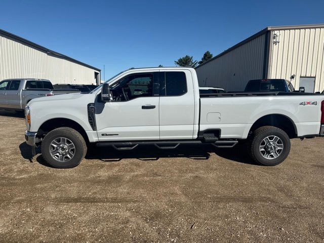 2025 Avalanche Ford Super Duty F-350 SRW XLT 4X4 Truck