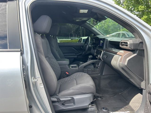 2024 Toyota Tacoma SR5 - Photo 18