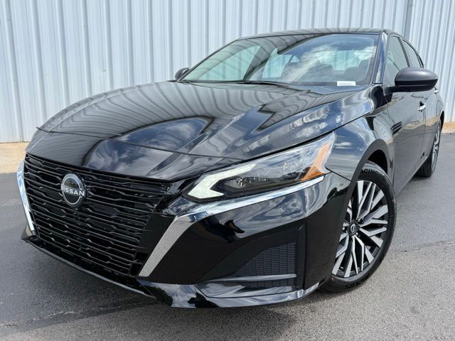 used 2025 Nissan Altima car, priced at $24,288