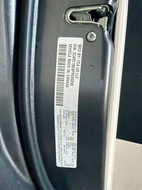 Used 2023 Chrysler Pacifica Van