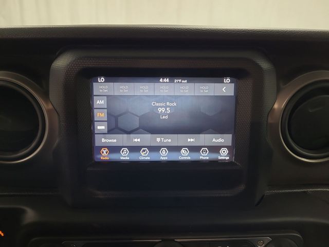 2021 – Jeep – Wrangler