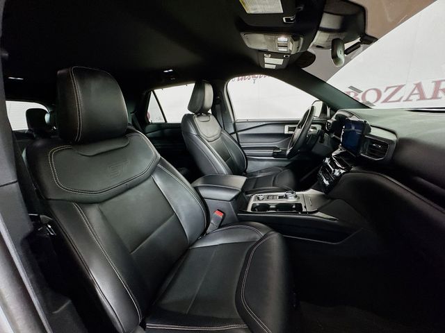 2021 Silver Metallic Ford Explorer ST 4X4 SUV