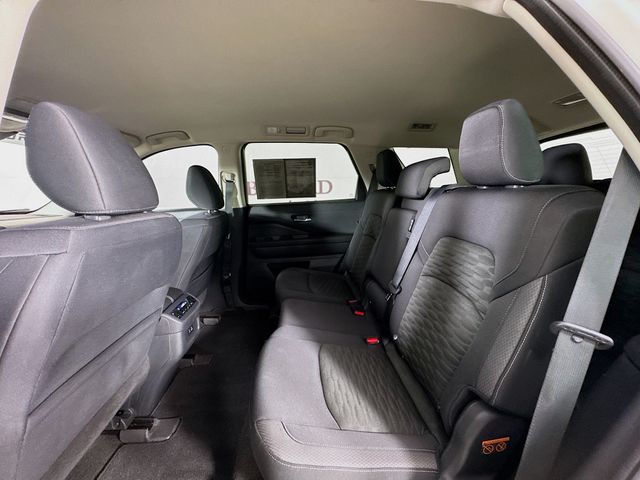 2022 Glacier White Nissan Pathfinder S FWD SUV