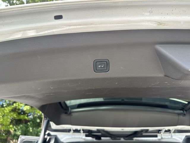 Used 2022 Beige Chevrolet Z71 image 14