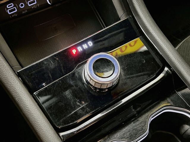 Used 2023 Black Jeep Altitude image 22