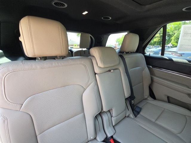 2018 Ford Explorer Limited:168944A