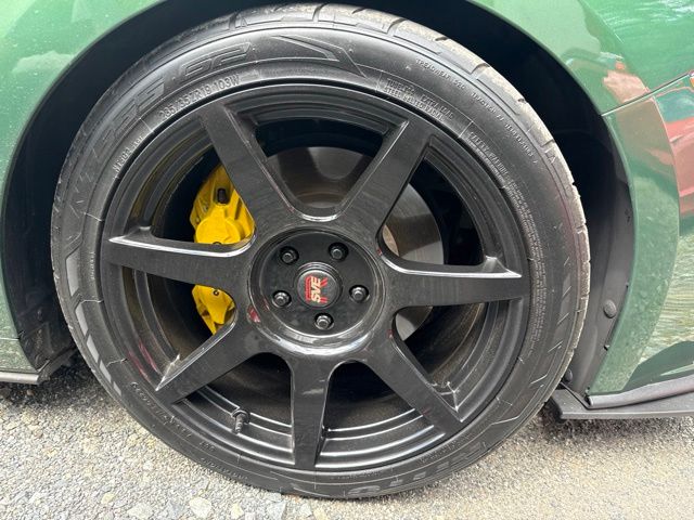 Used 2023 Green Ford GT Premium image 11