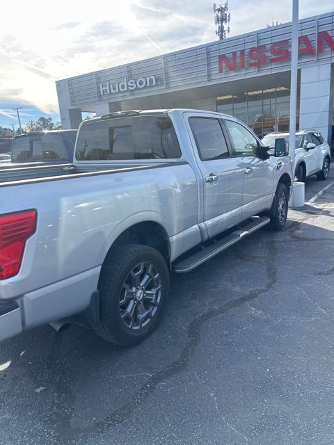 2017 Nissan Titan XD SV 7