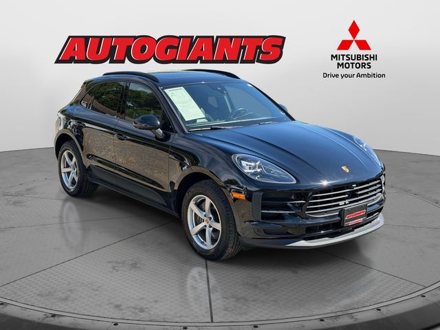 Jet Black Metallic 2021 Porsche Macan SUV / Crossover All-Wheel Drive 7-Speed Automatic