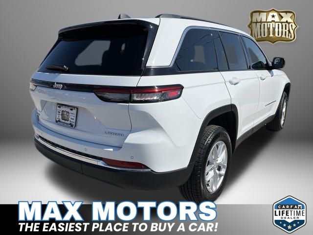 2024 Jeep Grand Cherokee Laredo 11