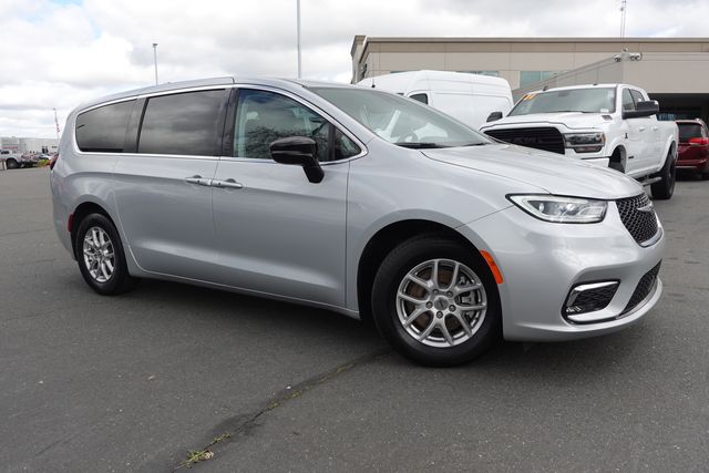 used 2024 Chrysler Pacifica car, priced at $25,889