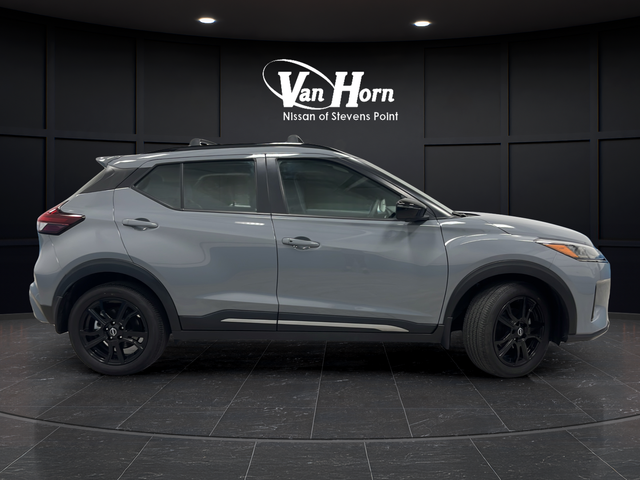 Used 2024 Boulder Gray Pearl Nissan SR image 9