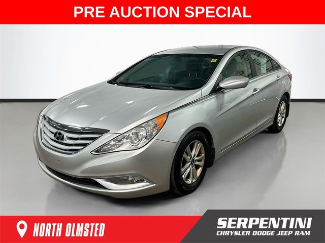 Radiant Silver Metallic 2013 Hyundai Sonata GLS FWD Sedan Front-Wheel Drive 6-Speed Automatic