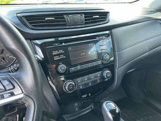 2017 Nissan Rogue S - Photo 23