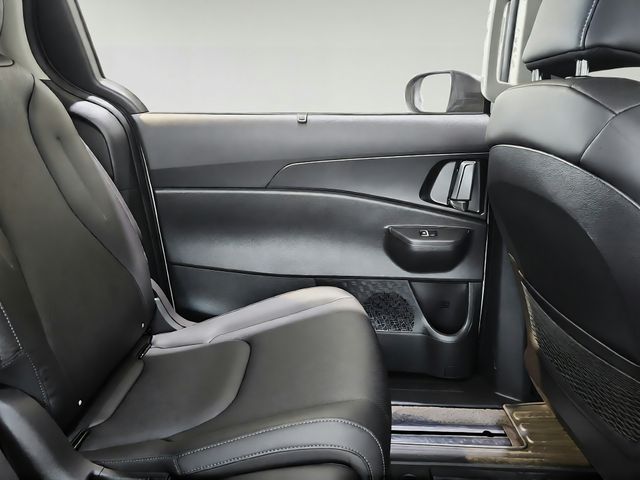 Used 2026 Kia Carnival Van