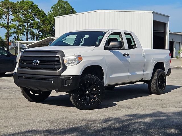 Super White 2015 Toyota Tundra Pickup Truck 4X2 6-Speed Automatic Overdrive