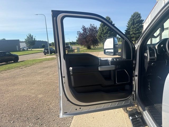 2017 Ingot Silver Ford Super Duty F-350 DRW Lariat 4X4 Truck