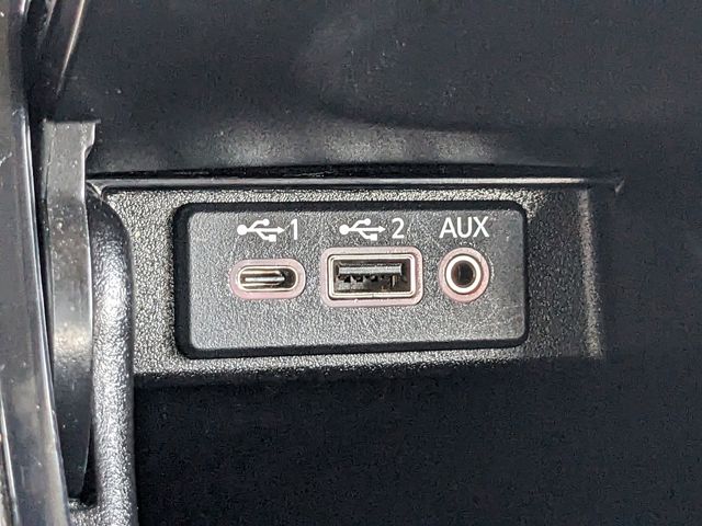 2023 Nissan Maxima SV photo