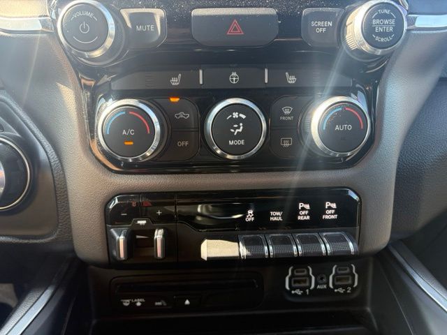 2019 Diamond Black Crystal Pearlcoat Ram 1500 Big Horn/Lone Star 4X4 Truck