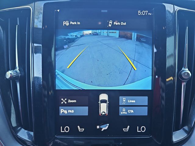 Used 2019 White Volvo T6 Momentum image 23