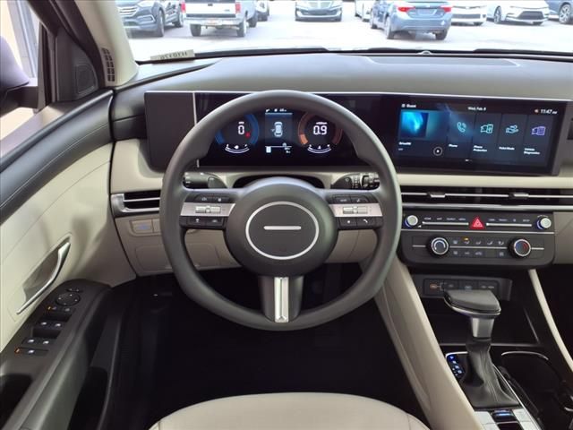 2025 Hyundai Tucson SE photo