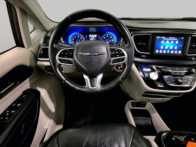 2018 Chrysler Pacifica Touring L - 4