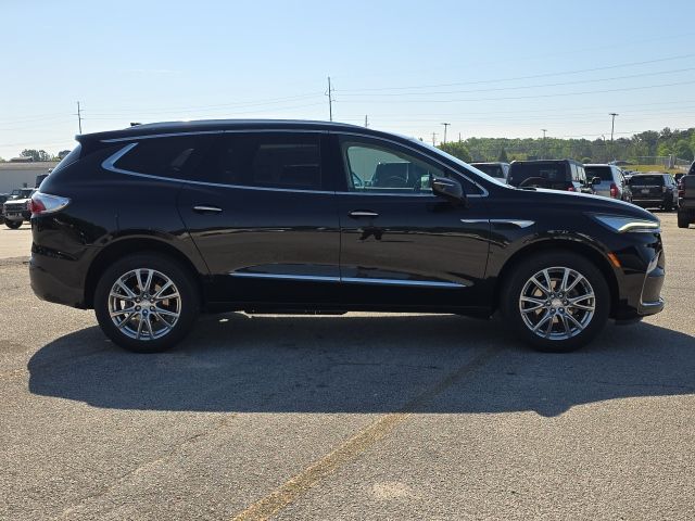 2022 Buick Enclave Essence:C02611