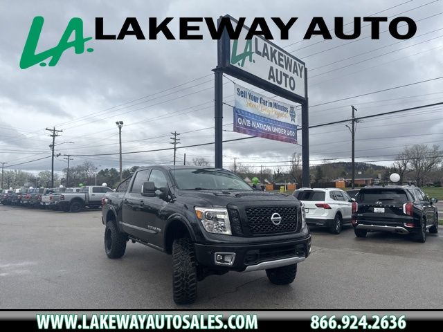 2019 Nissan Titan PRO-4X Crew Cab 4WD