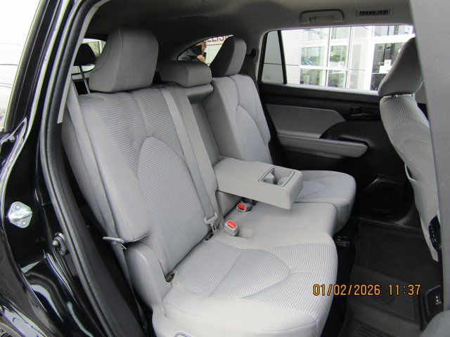 used 2022 Toyota Highlander car, priced at $21,999