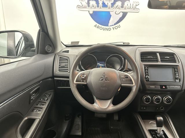Used 2020  Mitsubishi 2.0 ES image 15