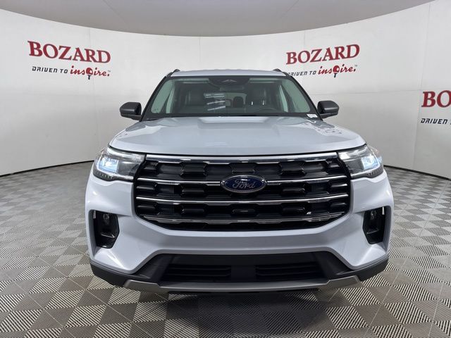 2025 Space White Metallic Ford Explorer Active RWD SUV