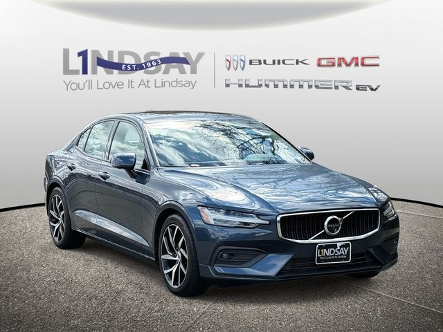 2020 Volvo S60 T5 Momentum FWD