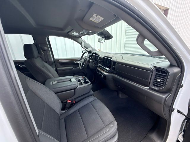 2023 Chevrolet Silverado 1500 LT:L44120A