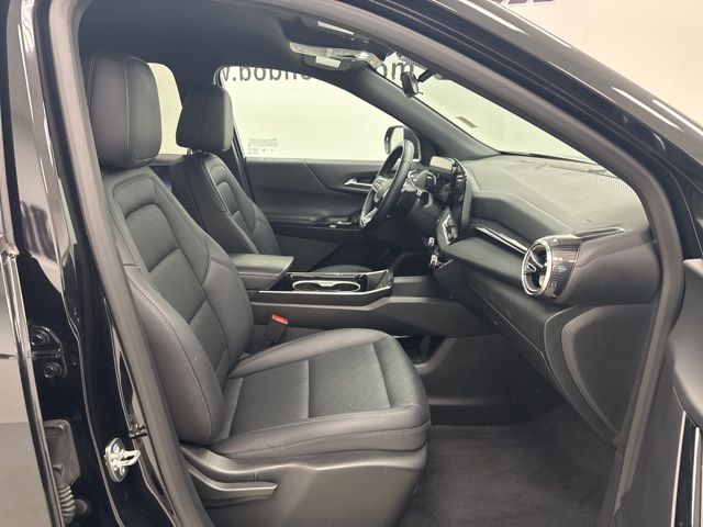 used 2025 Chevrolet Equinox car, priced at $27,688