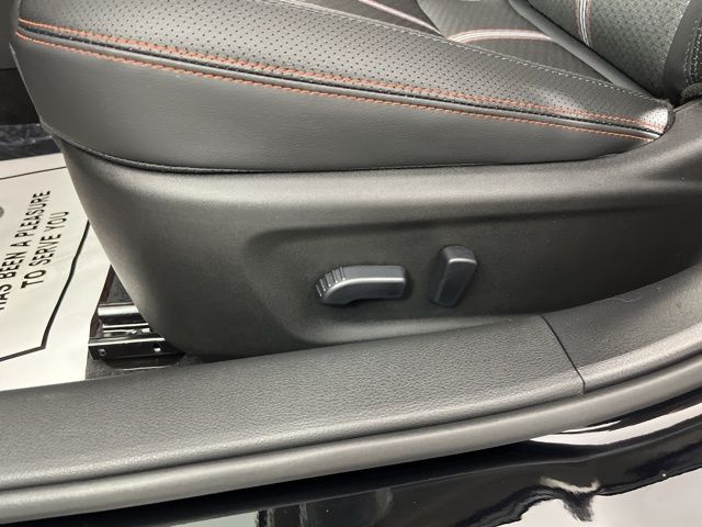 2025 Super Black Clearcoat Nissan Altima 2.5 SR FWD Sedan