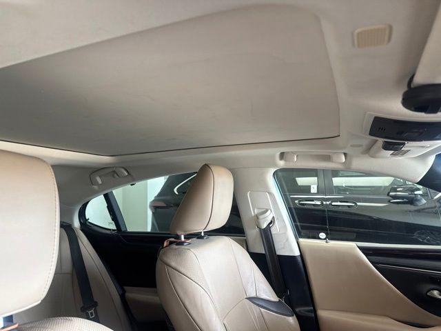 Used 2020 Lexus ES Sedan