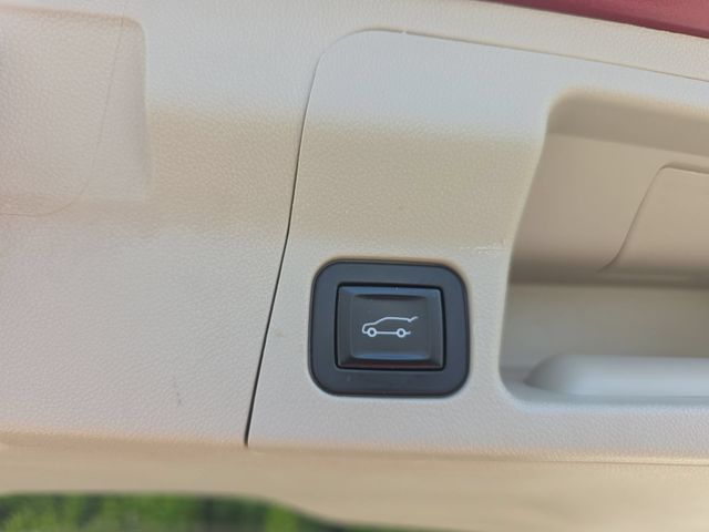Used 2018 Crimson Red Tintcoat GMC Denali image 15