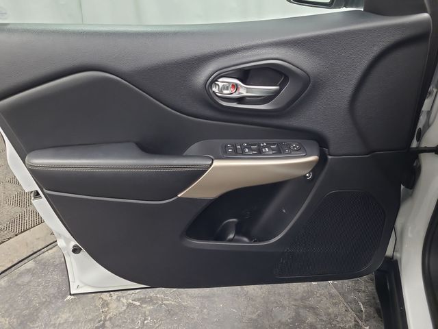 2017 – Jeep – Cherokee