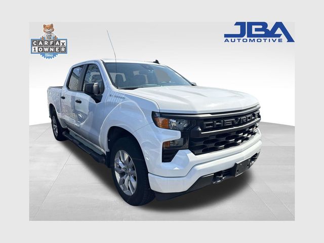 Summit White 2022 Chevrolet Silverado 1500 Custom Crew Cab 4WD Pickup Truck Four-Wheel Drive 8-Speed Automatic