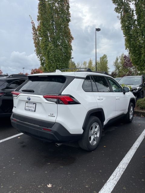 2019 Toyota RAV4 Hybrid LE 3